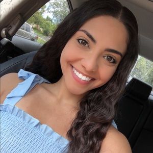 Meet your Posher, Kayla